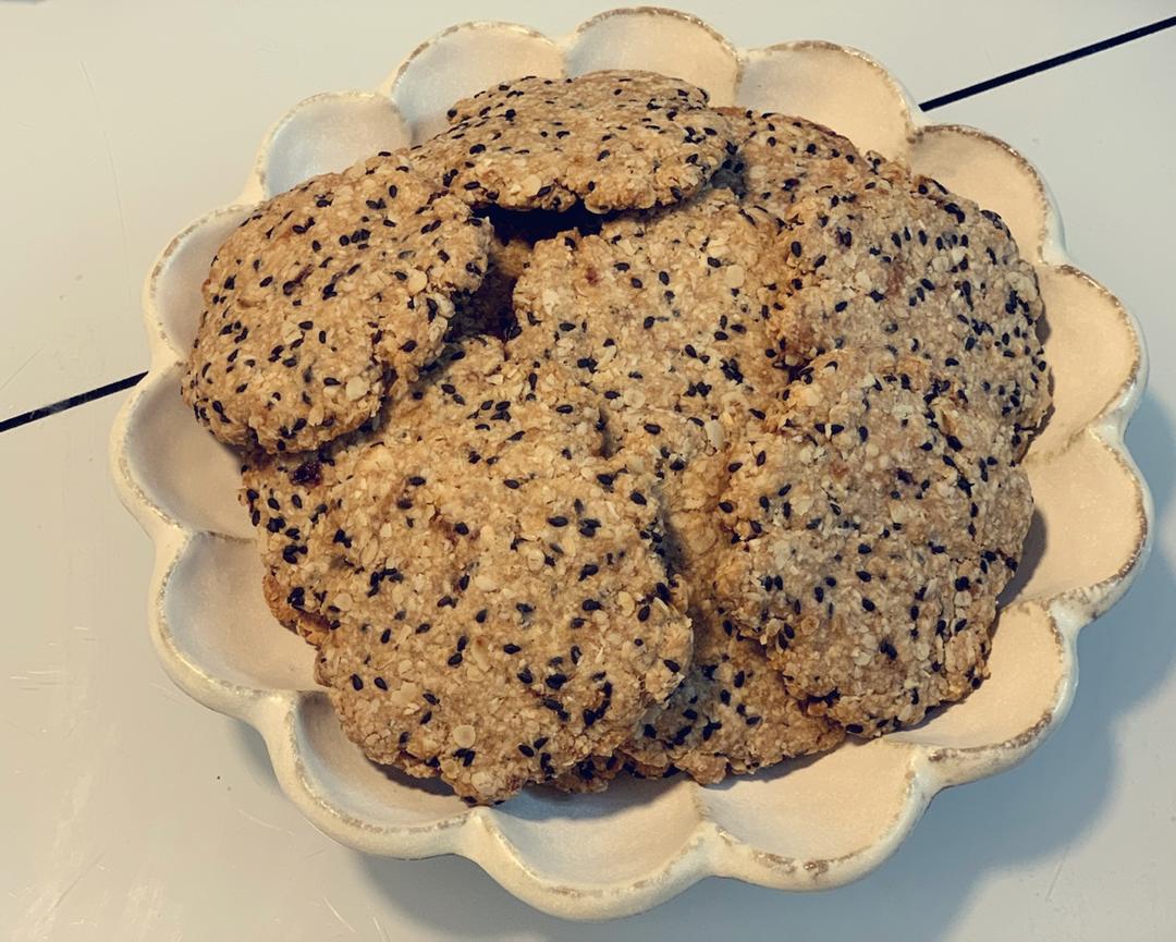 素食:有机燕麦芝麻大饼干