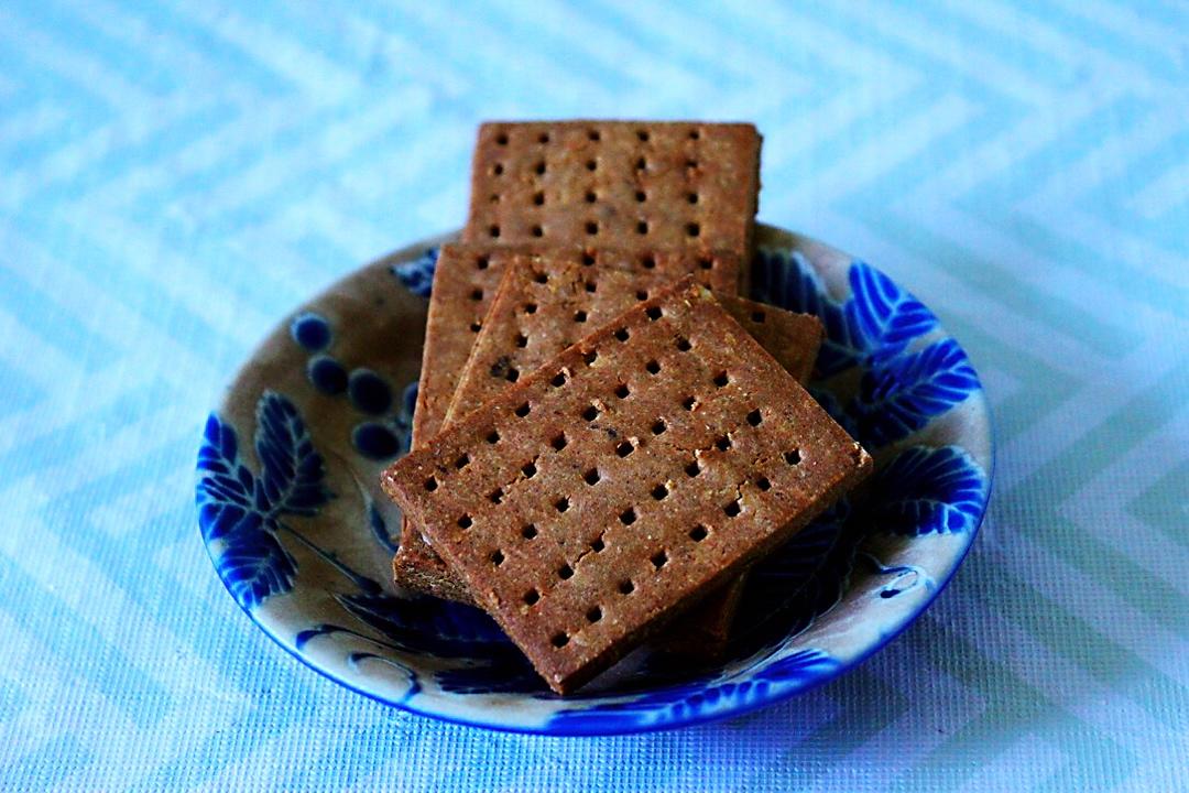 黄豆粉红枣核桃粗粮饼干
