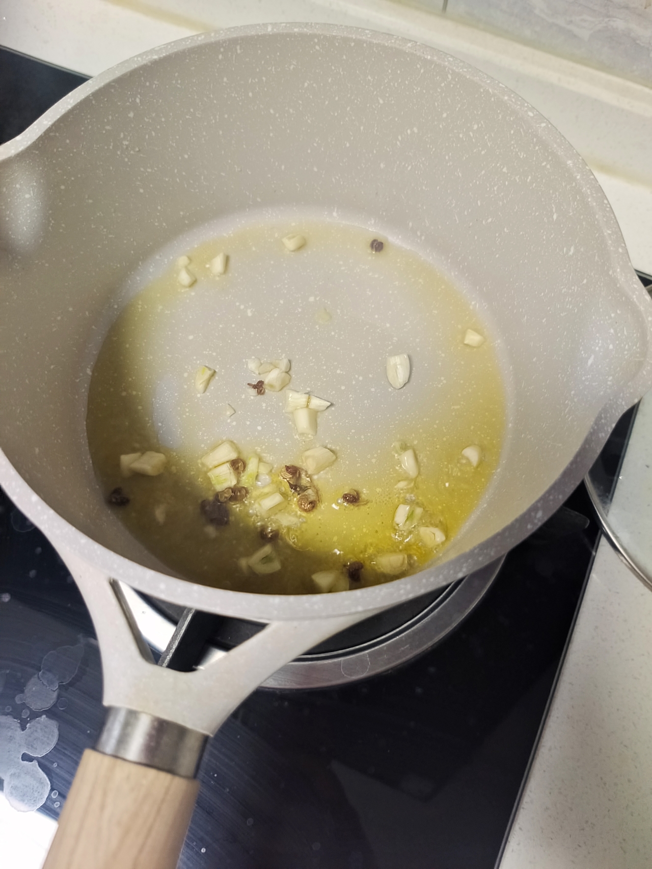 拌饭神菜—黑胡椒三丁菜的做法 步骤5
