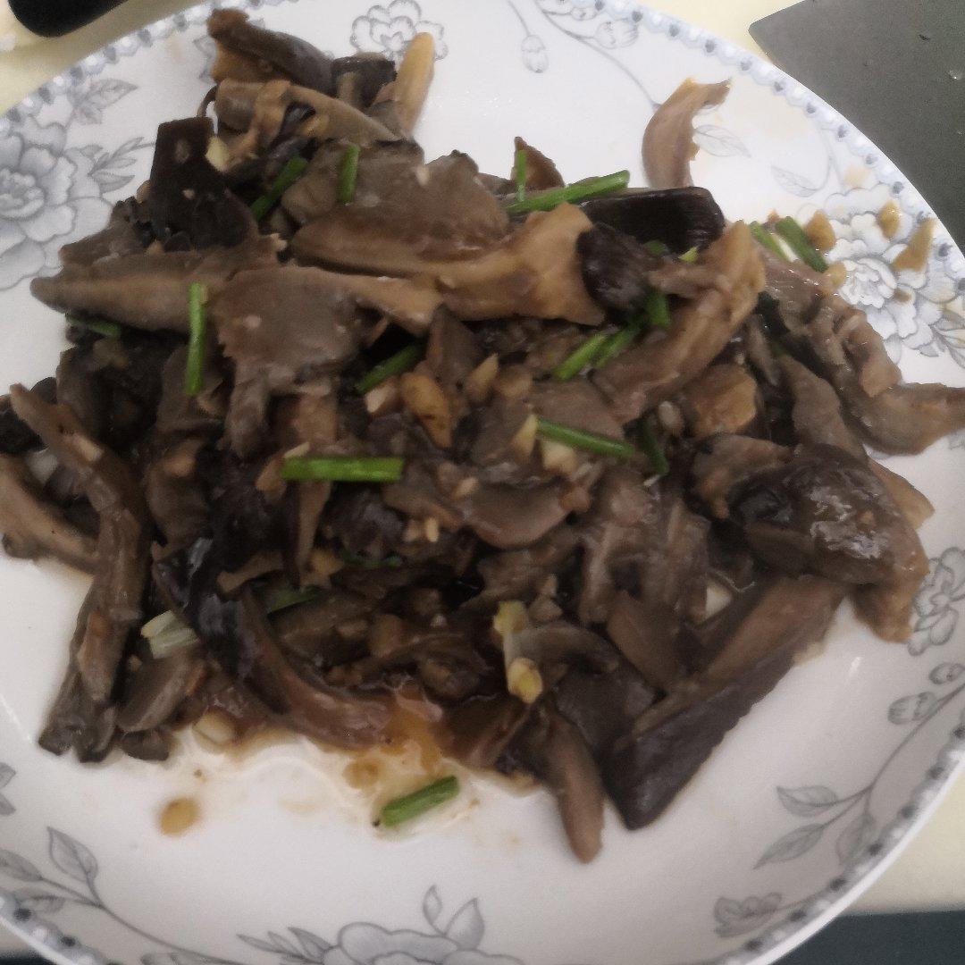 快炒蘑菇