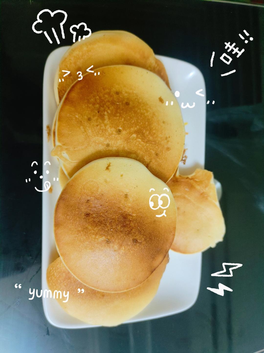 普通松饼（两块之间夹红豆沙就是铜锣烧）