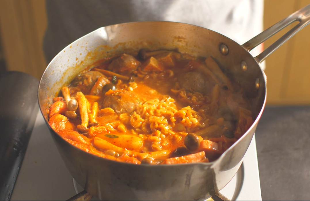 韩式部队火锅的做法