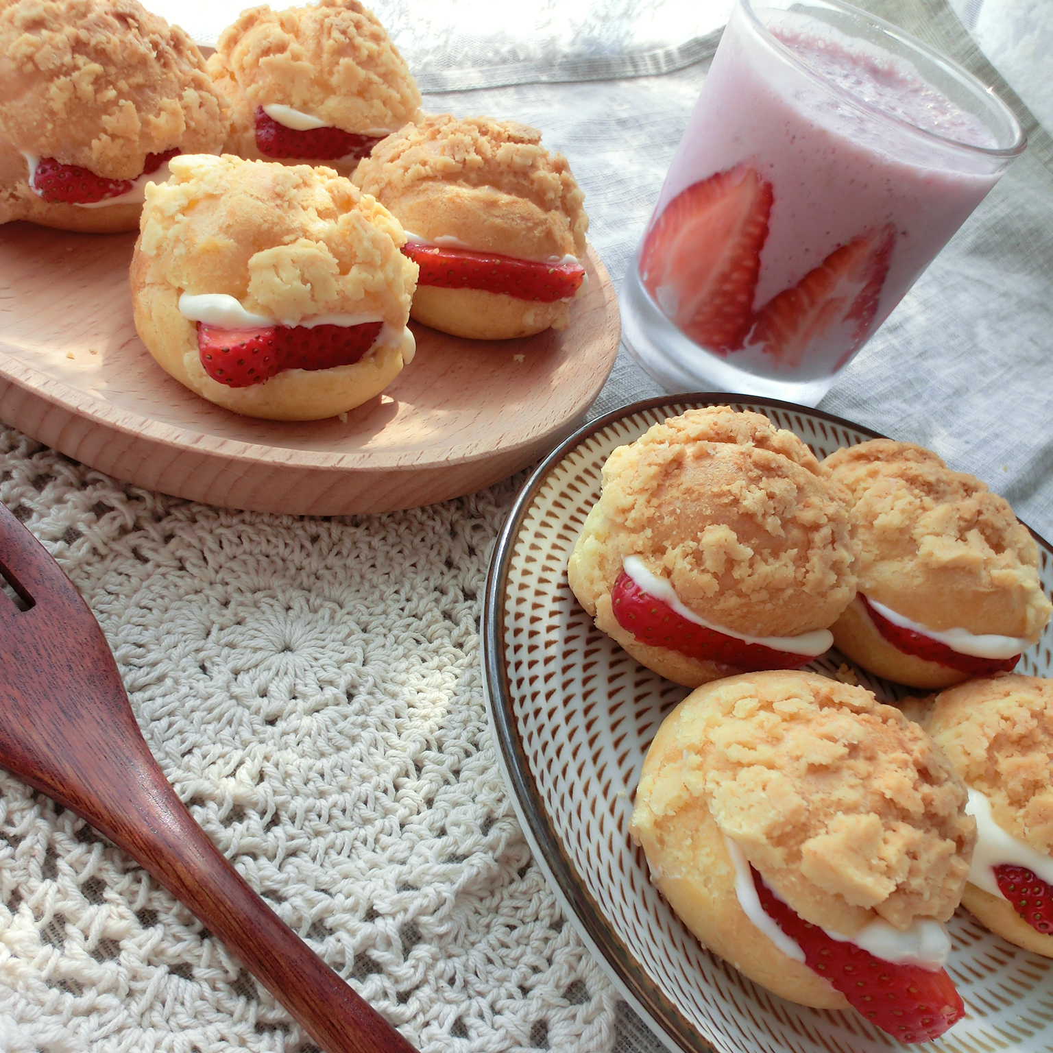 baby8y做的草莓夹心酥皮泡芙