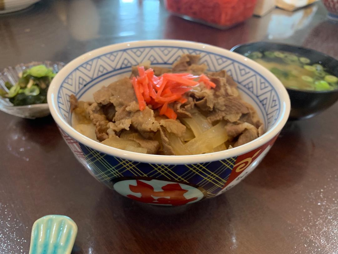 甩吉野家N条街的牛丼饭
