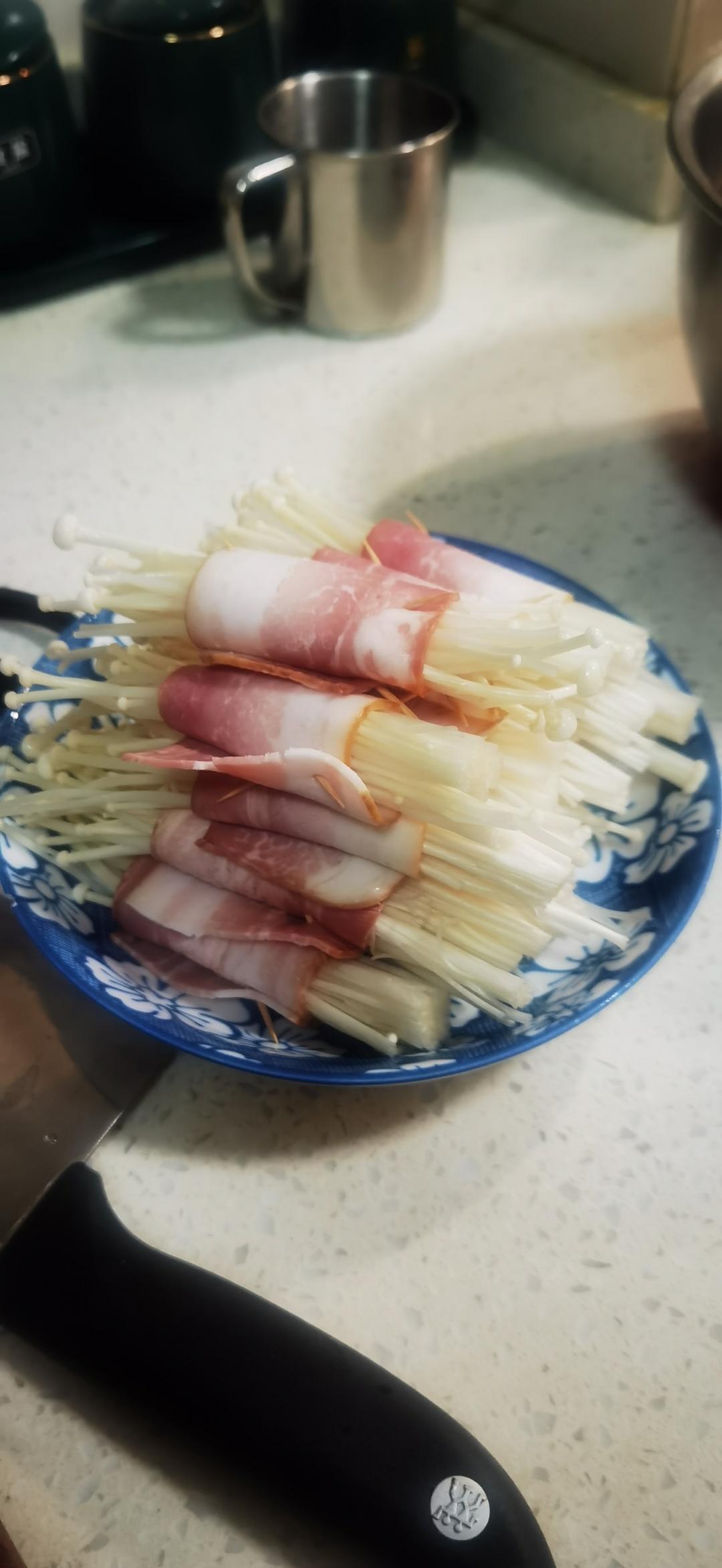 快手十分钟【金针菇培根卷】