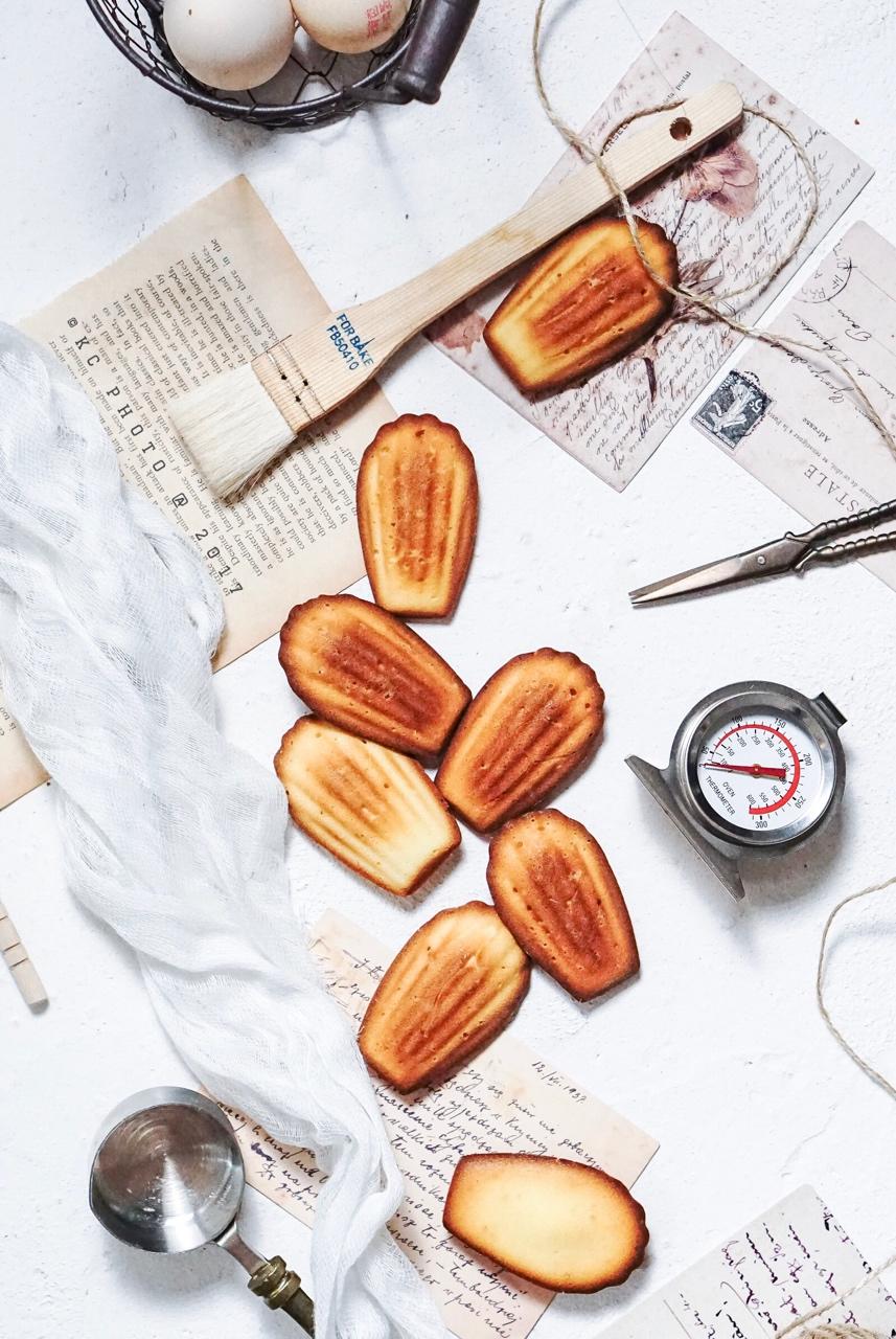 玛德琳（蓝带方）