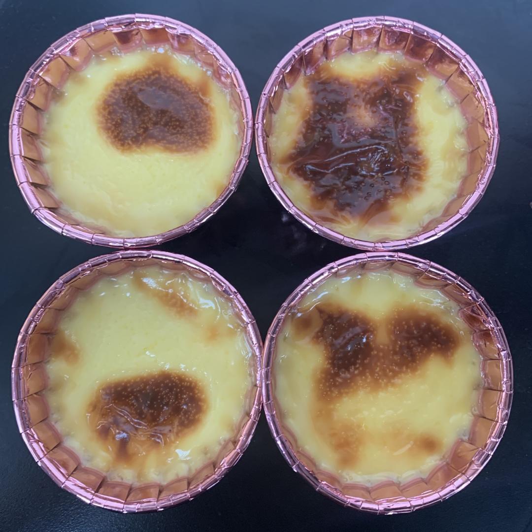 Crèmebrulée。法式烤布雷。焦糖布丁。