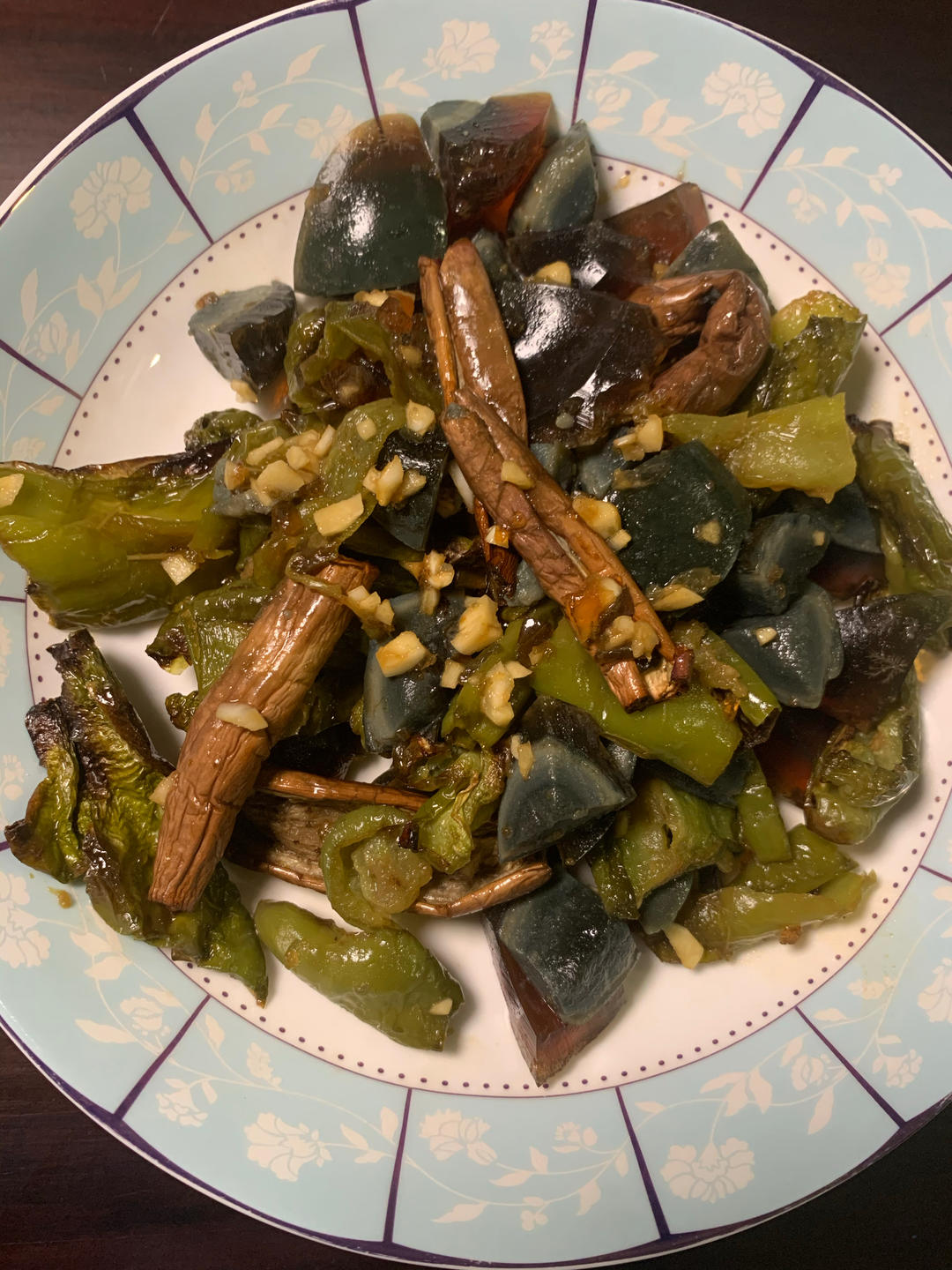 擂辣椒皮蛋茄子