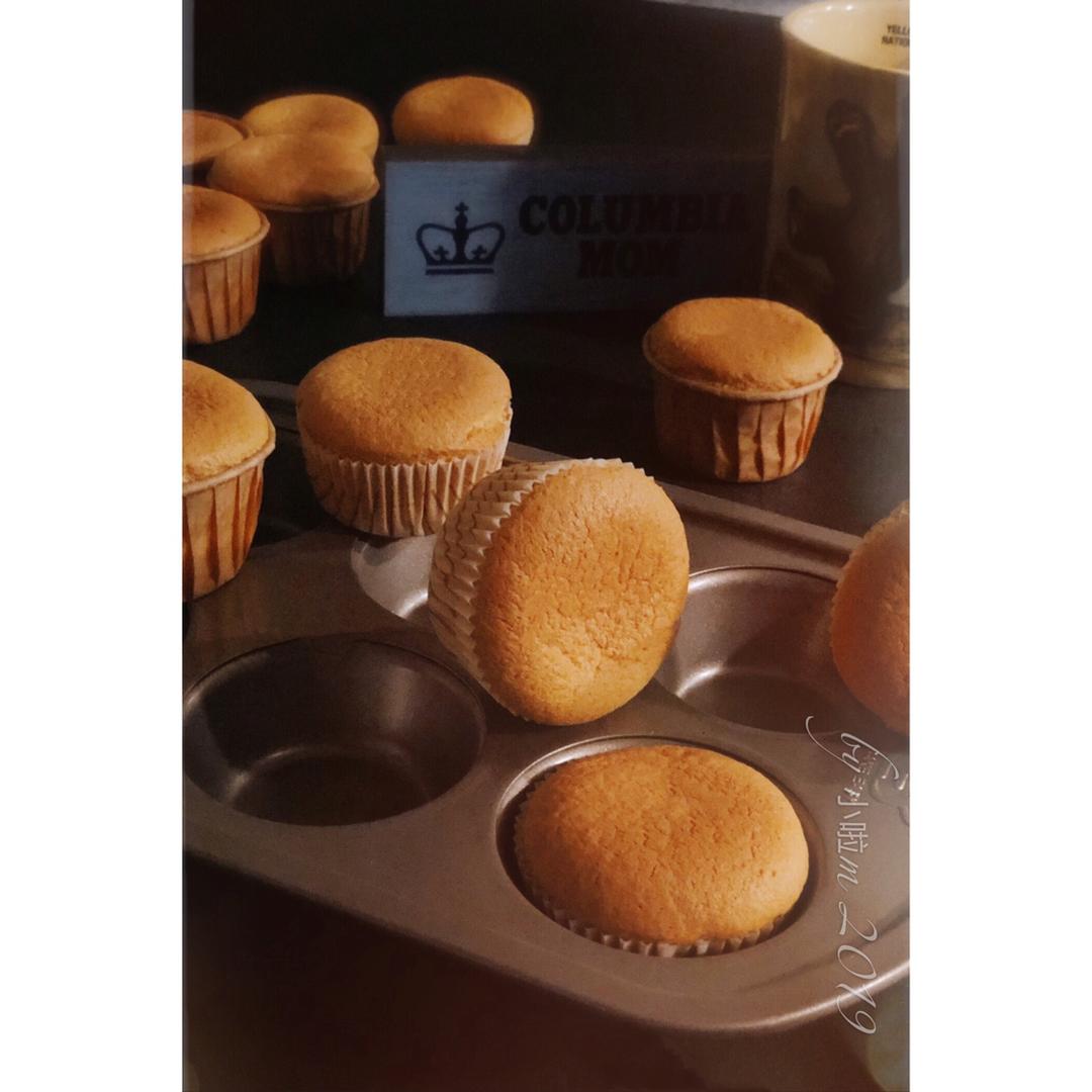 不开裂不回缩的纸杯小蛋糕