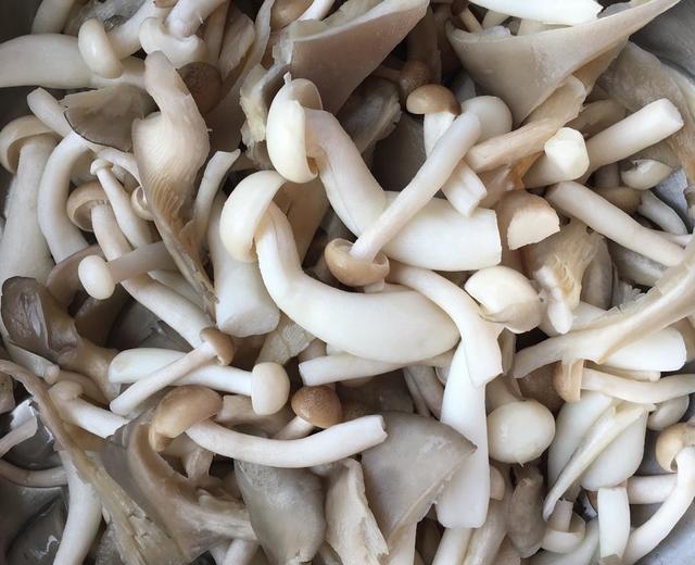 四季菌菇汤的做法