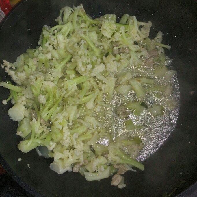 花菜炒肉片