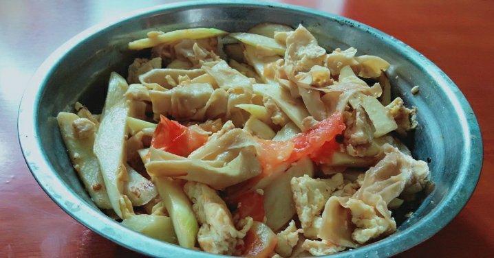 家常菜之辣椒炒腐竹鸡蛋