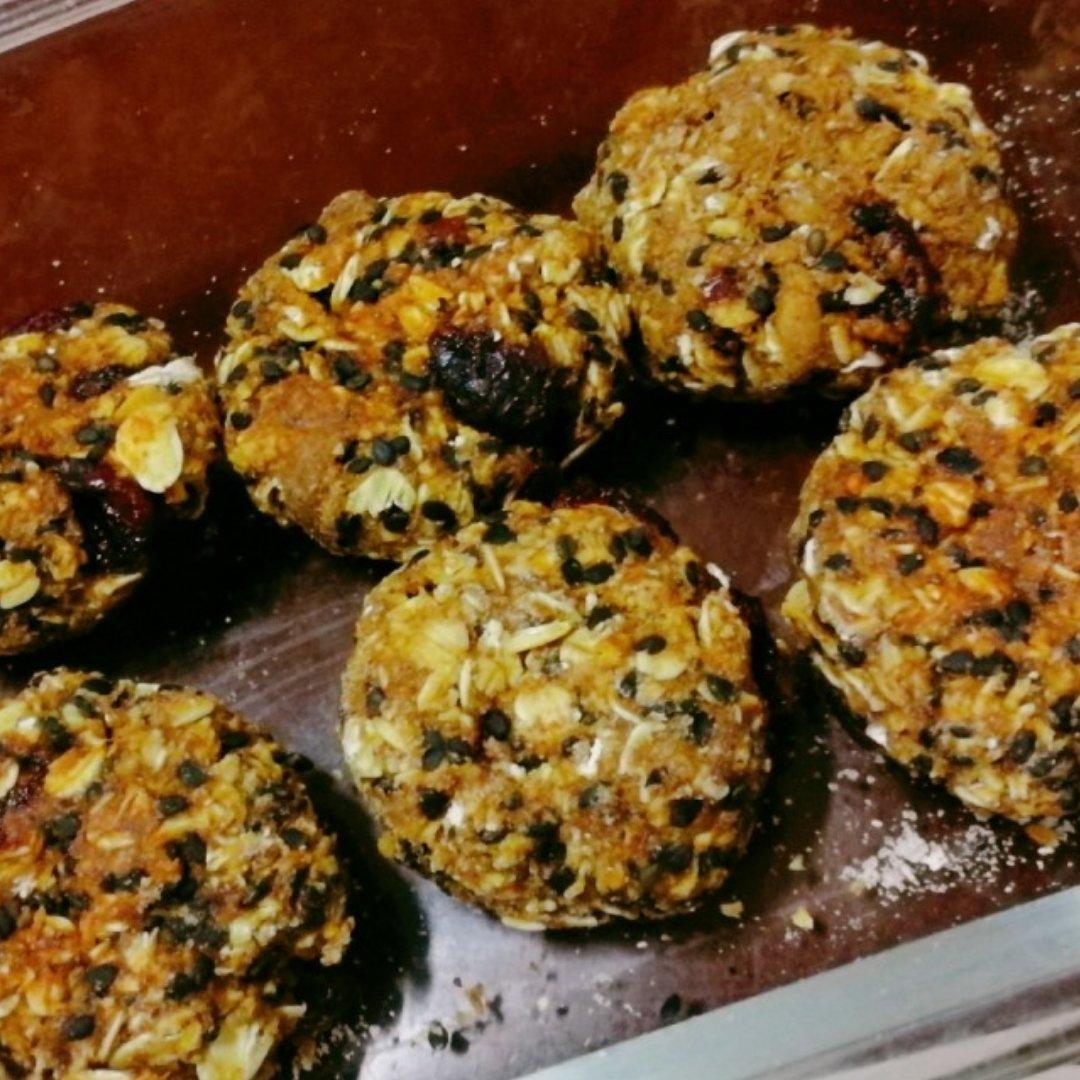（不喜欢勿尝试 口感偏硬）少糖无油低脂全麦燕麦代餐饼干
