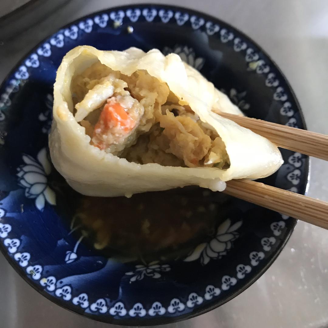 鸡汁冻(蟹粉)灌汤包