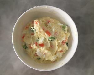 爆好吃的土豆泥蛋黄沙拉的做法 步骤6