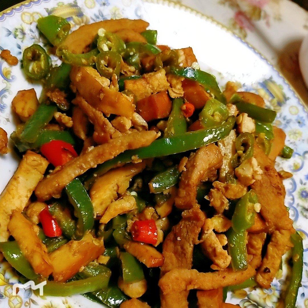 青椒豆干炒肉丝