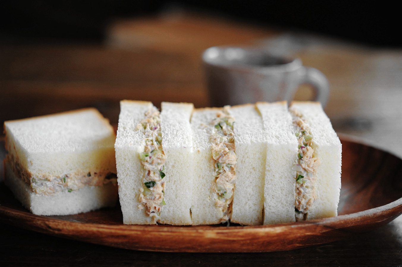 金枪鱼&洋葱&黄瓜 三明治