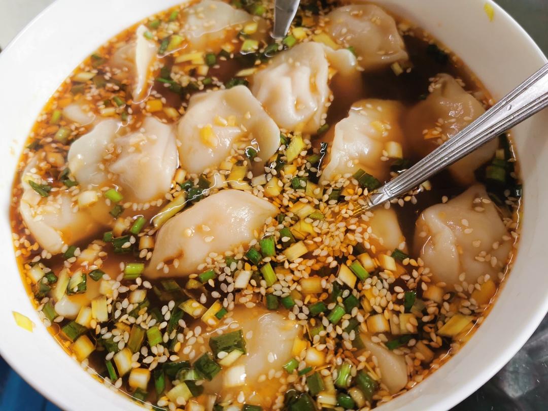 【西安小吃系列】 11:回民街牛肉韭黄酸汤水饺