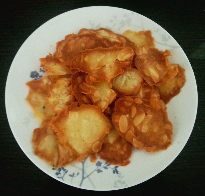 剩余蛋清好去处——杏仁薄饼