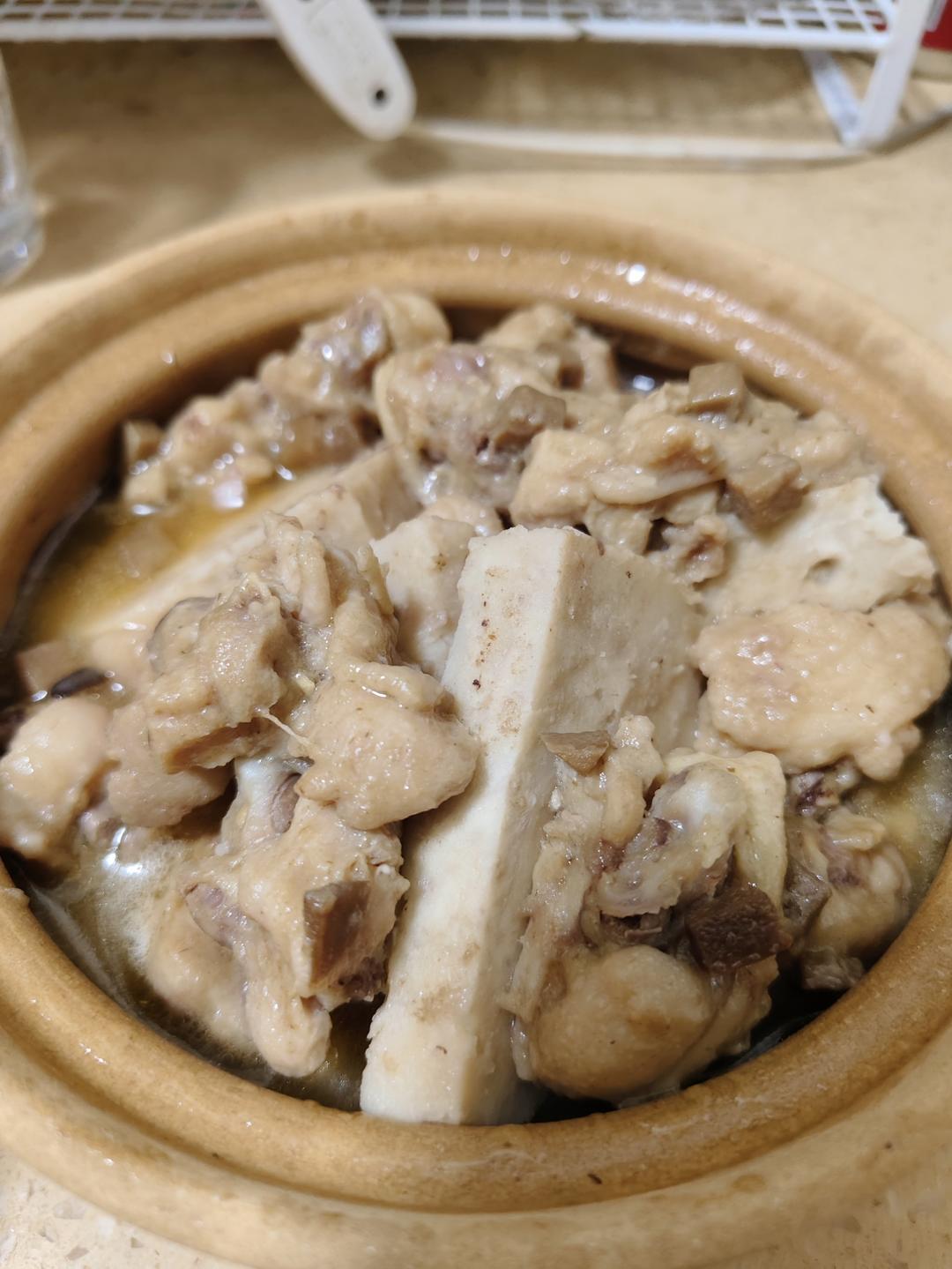 中餐厅林大厨定制啫啫松茸鸡翅煲