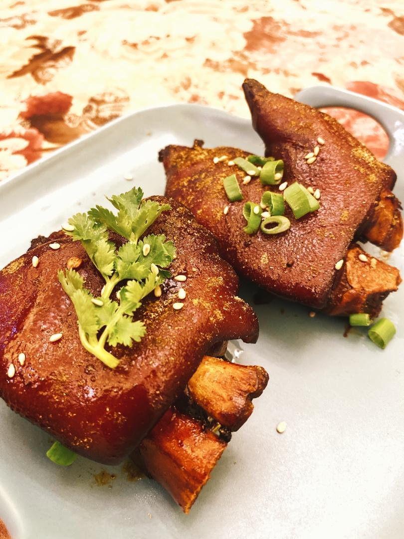 香酥烤猪蹄