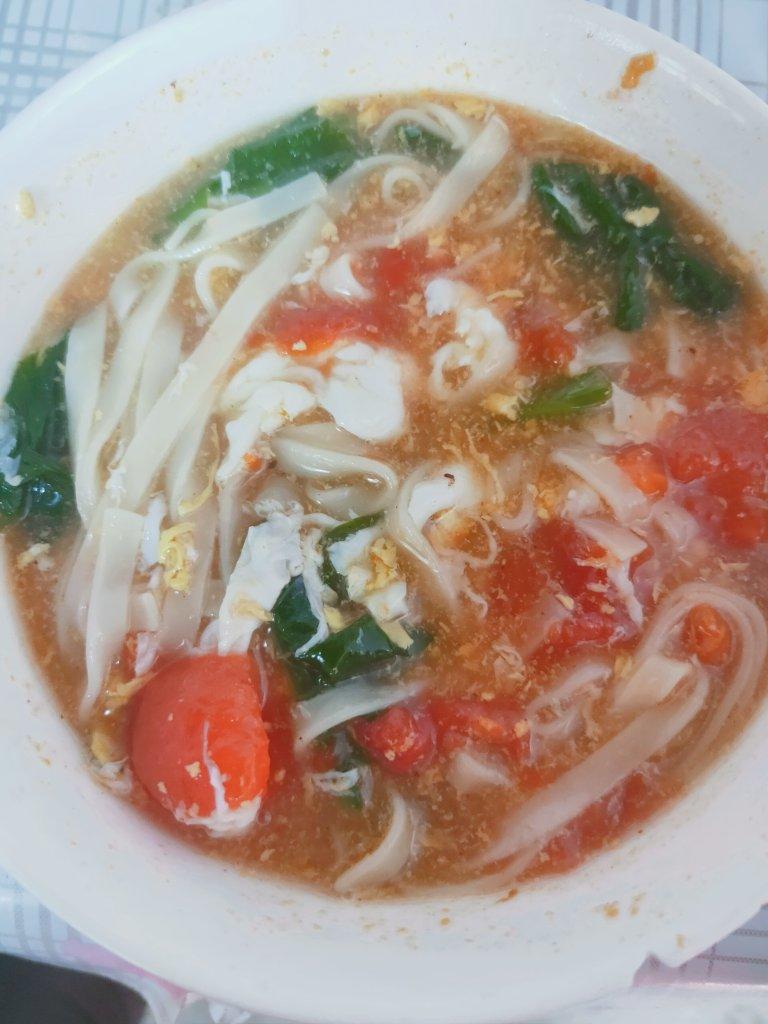 宇宙无敌好吃的西红柿鸡蛋面 三口之家的快手一餐