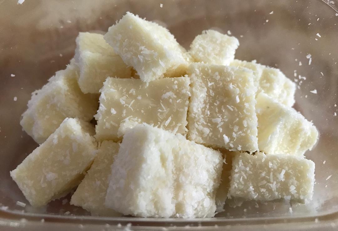 完胜85度C牛奶椰丝小方