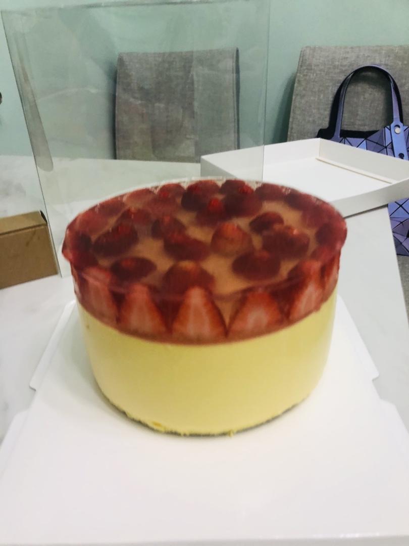 水晶果冻草莓芝士慕斯