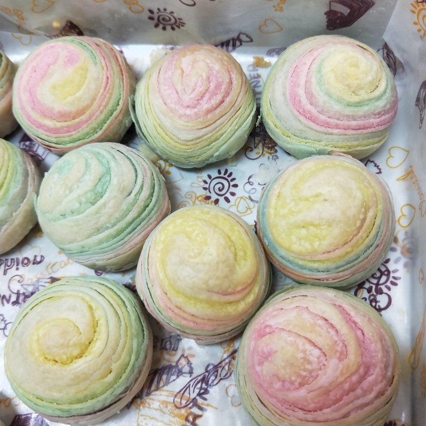 彩虹蛋黄酥（独角兽蛋黄酥）