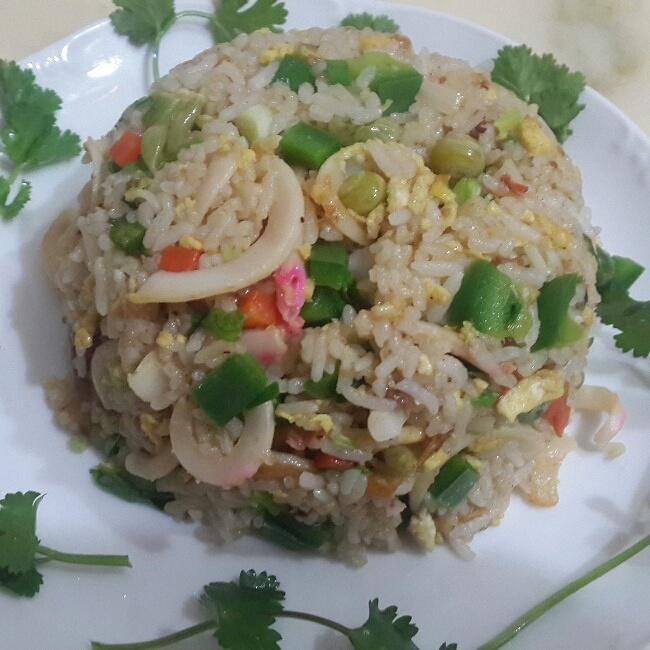 鱿鱼炒饭的做法