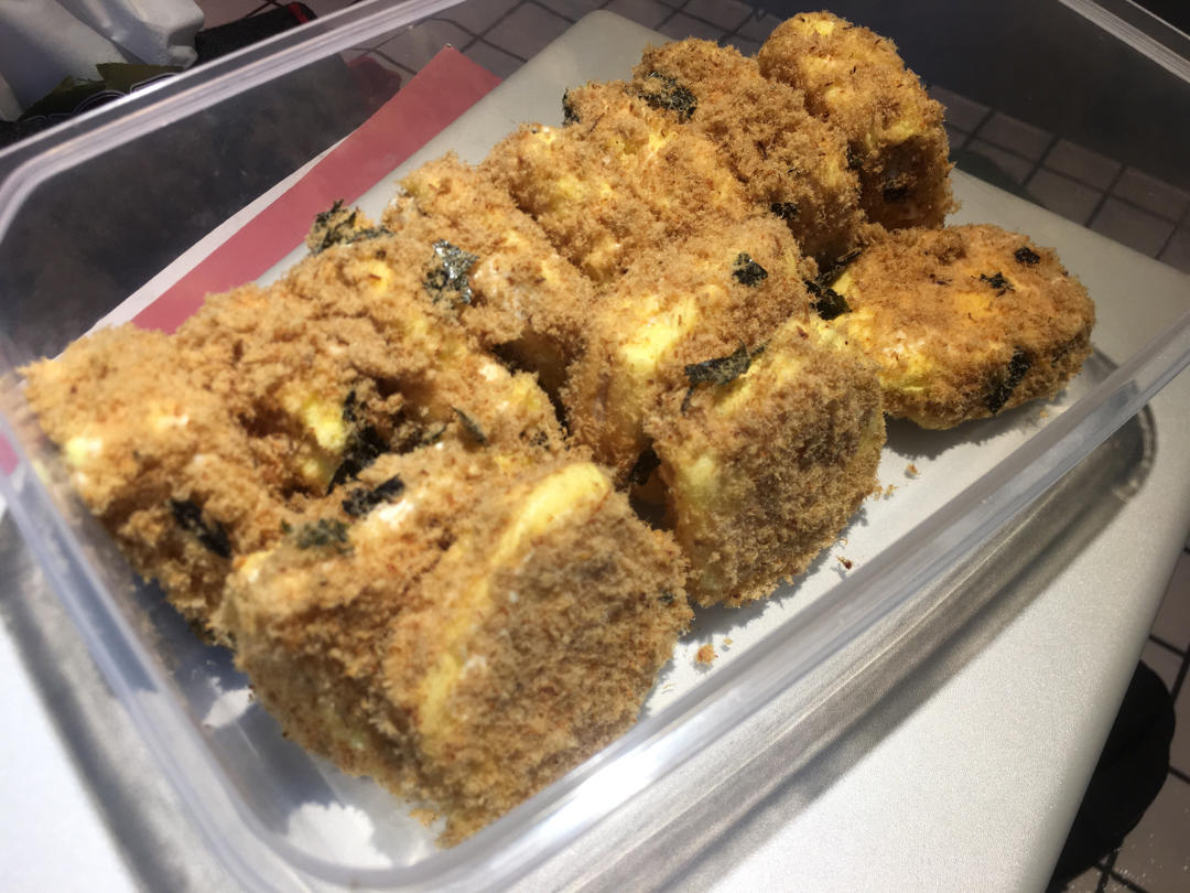 咸香松软的肉松小贝