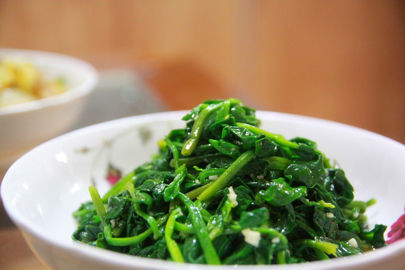 凉拌菠菜