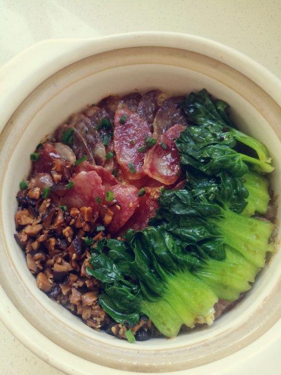 香肠煲仔饭