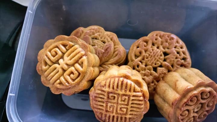 广式月饼——蛋黄莲蓉月饼
