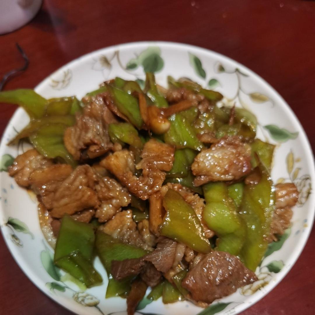 巨下饭的尖椒炒肉片