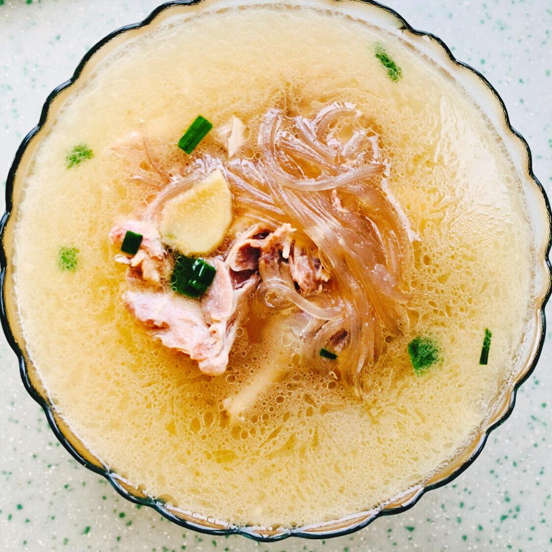 鸭腿粉丝汤