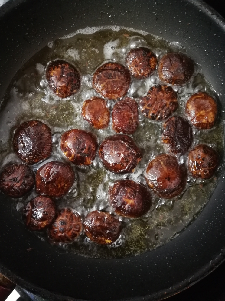 腐竹腩肉冬菇煲（下饭神器）的做法 步骤7