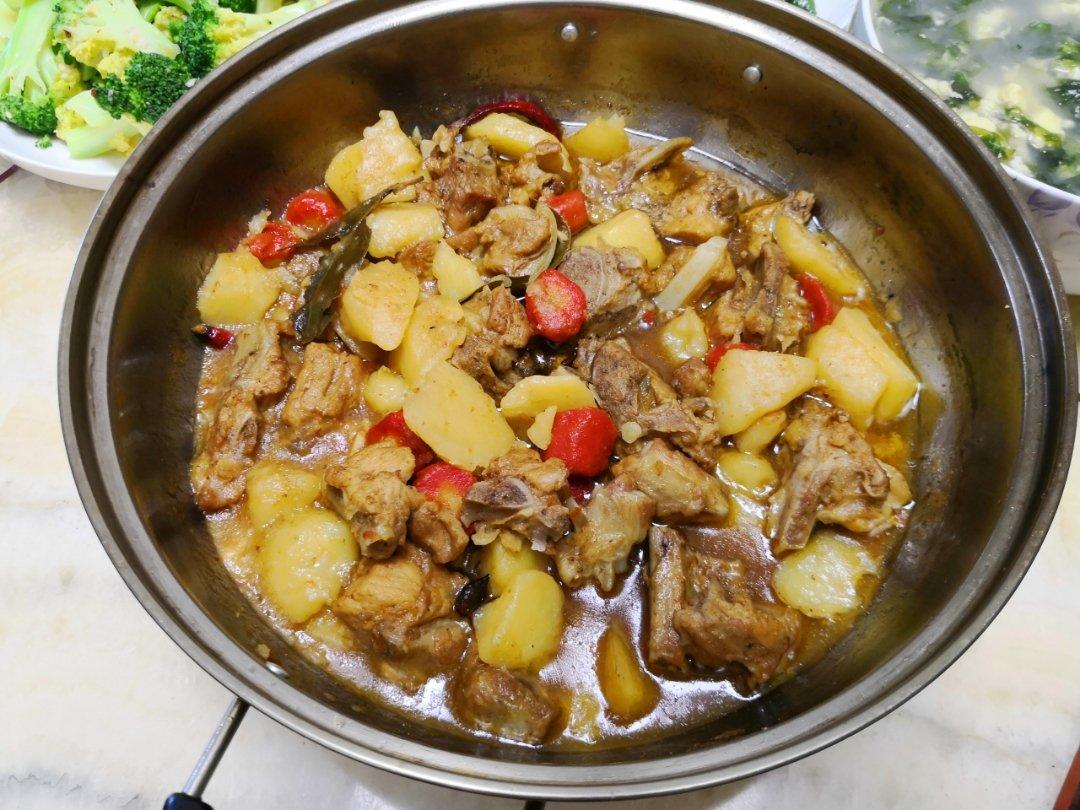 胡萝卜土豆炖排骨