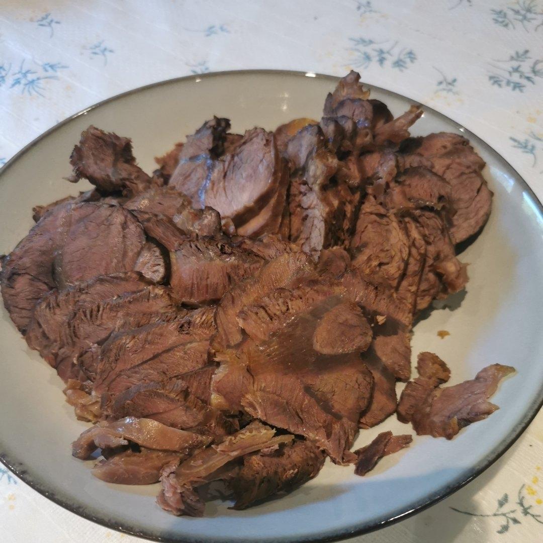 卤牛肉