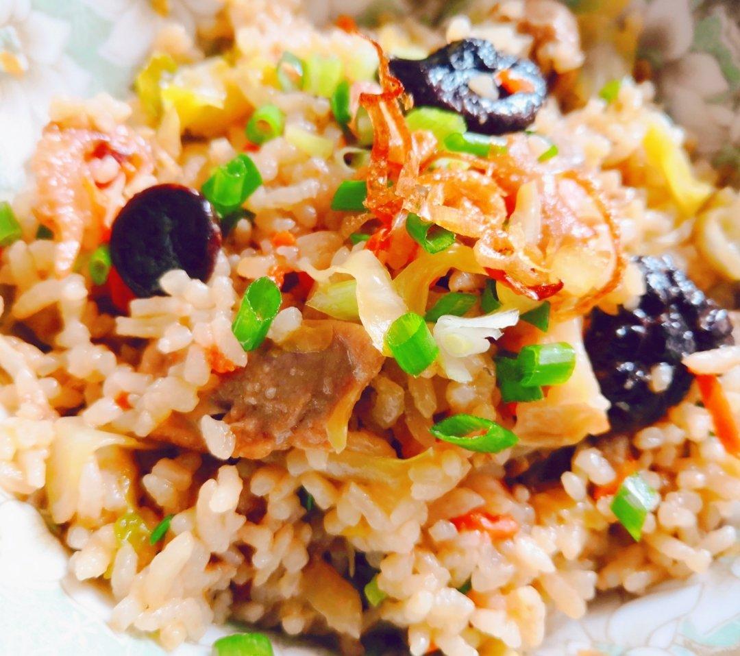 蔡珍梅做的胡萝卜虾仁香菇咸干饭