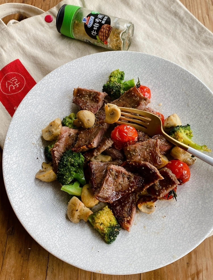 用味好美料煎出爆汁牛排一一家庭西餐厅