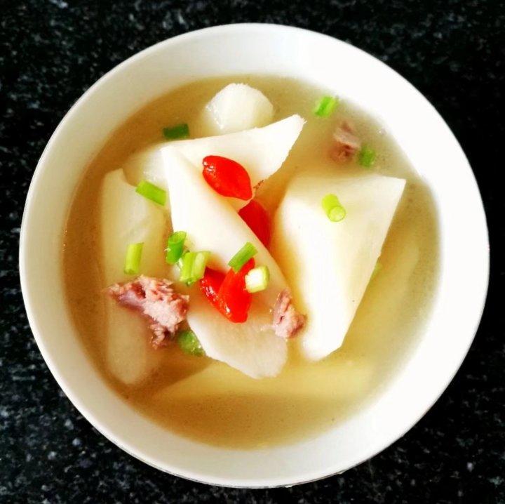 摆雨做的牛蒡鲜淮山排骨汤