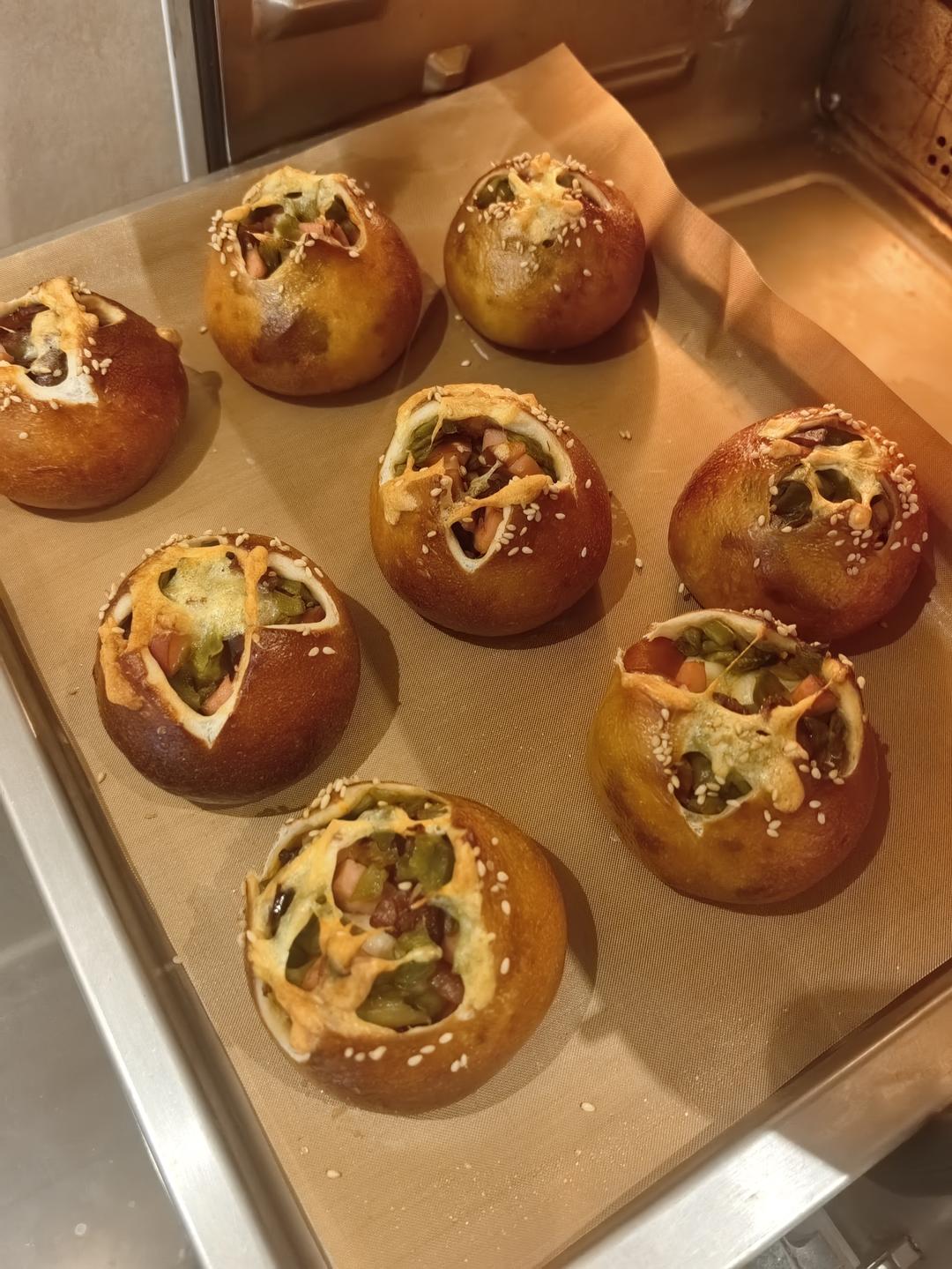 全麦贡菜腊肠碱水球