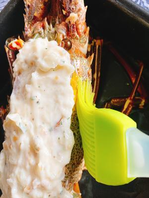 🦞《龙虾、野生青龙料理》🦞芝士白酱焗烤龙虾🧀芝士好好味😋简单好上手的烤箱菜🤙🏻的做法 步骤7