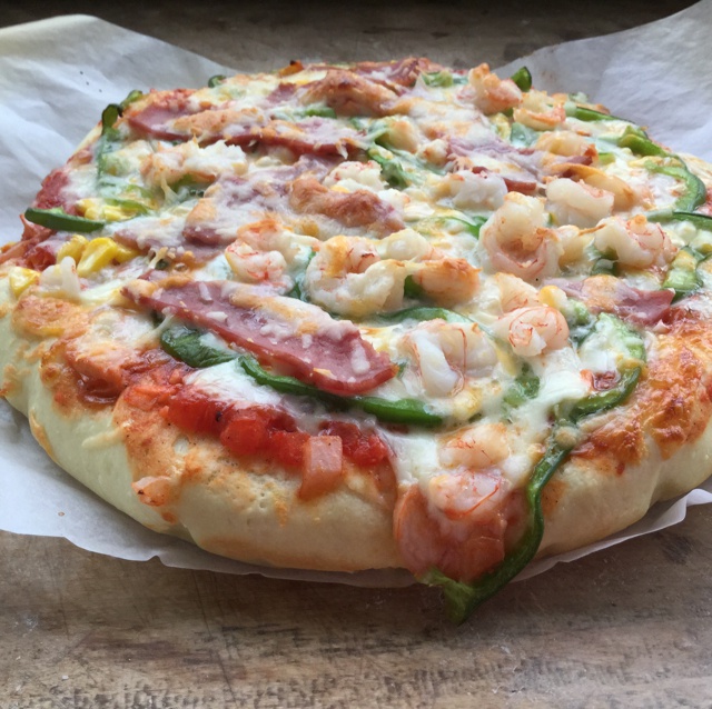 厚底鲜虾培根披萨