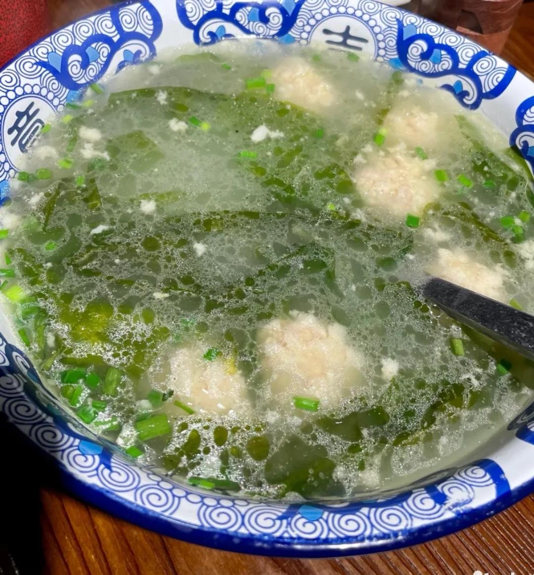 鱼丸青菜汤