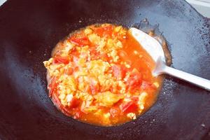 西红柿鸡蛋拌面的做法 步骤3