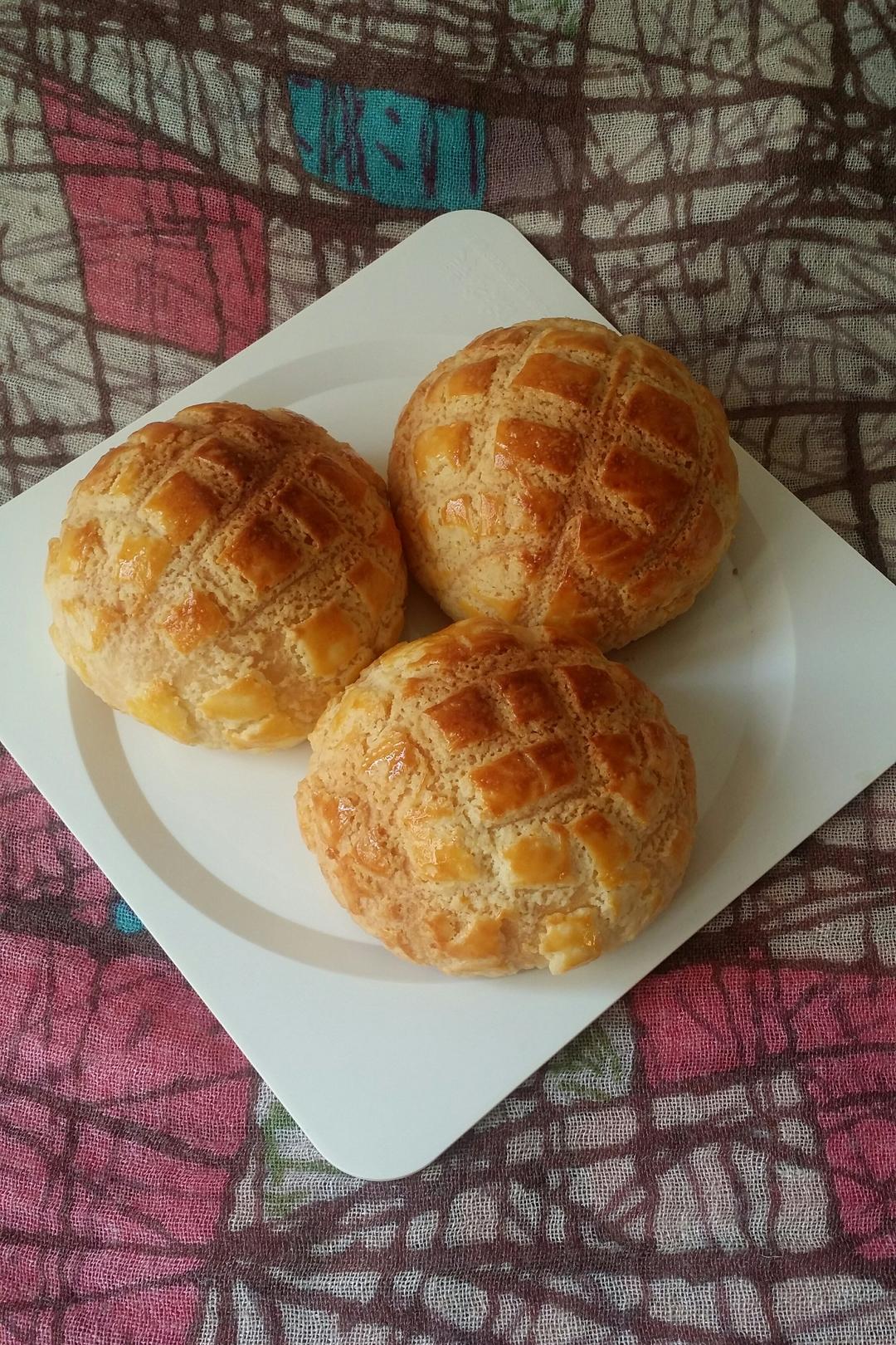 好吃到炸裂的港式菠萝包（附带制作酥皮的小视频）