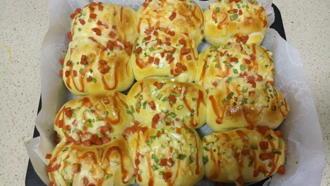 芝士火腿肉松香葱面包