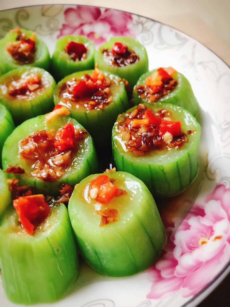 只需要五分钟就可以的美味蒜蓉蒸丝瓜